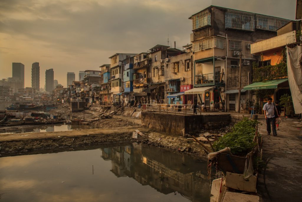 Cobrança da tarifa de água em favelas